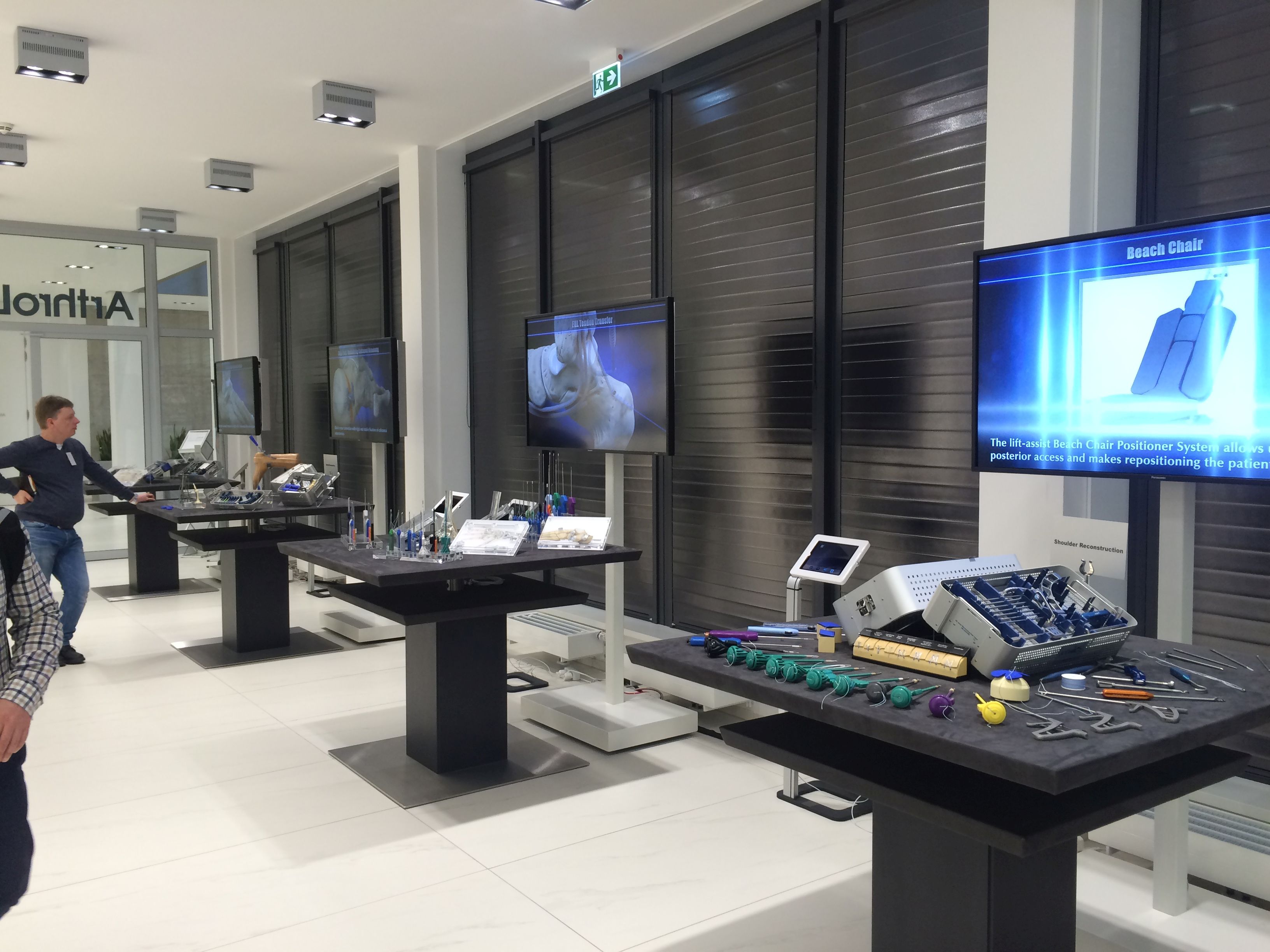 Профессор Андрей Королев  - лектор Knee & Shoulder Course 2016