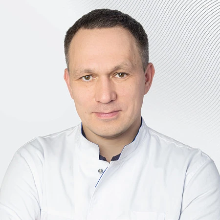 Травматолог-ортопед Ганиев Рушан , клиника EMC
