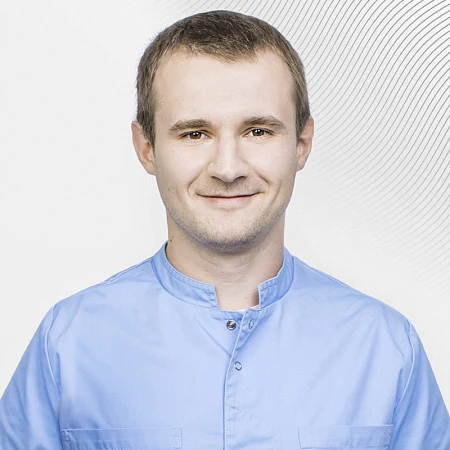 Стоматолог-хирург, Стоматолог Аксенов Кирилл , клиника EMC