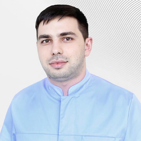 Стоматолог, Стоматолог-хирург Киржинов Ислам , клиника EMC